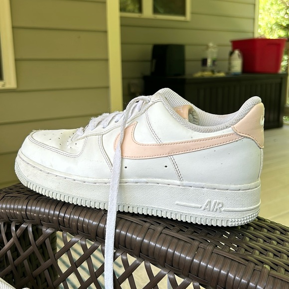 Women’s size 8 Nike Air Force 1 ‘07 Next Nature - Picture 1 of 8